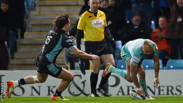 Tom O'Flaherty scores a try