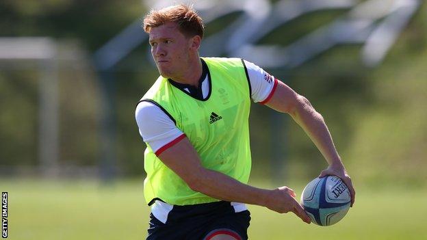 Sam Cross trains with Team GB