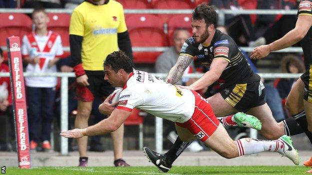 Matty Smith scores for St Helens