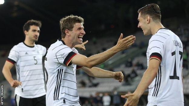 Thomas Muller and Florian Neuhaus