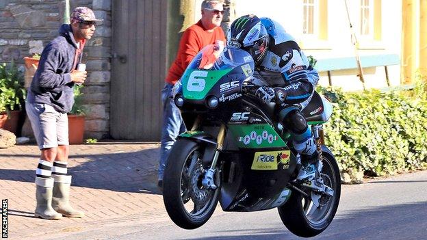 Michael Dunlop was back to his best in the Supertwins race on Thursday evening