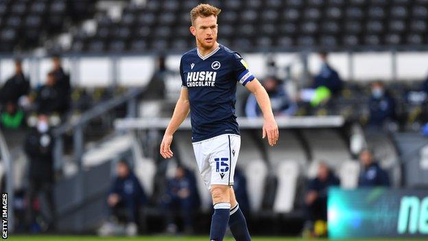 Alex Pearce playing for Millwall in 2021