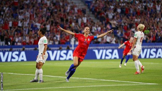 Alex Morgan celebrates