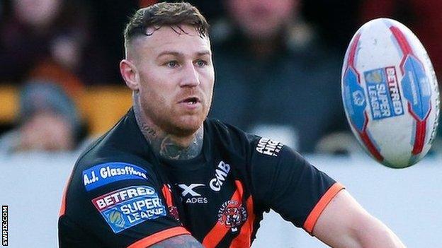 Jamie Ellis's last-minute drop goal secured both points for Castleford