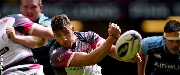 Rhys Webb passes the ball during the Judgement Day meeting between Ospreys and Blues in 2016