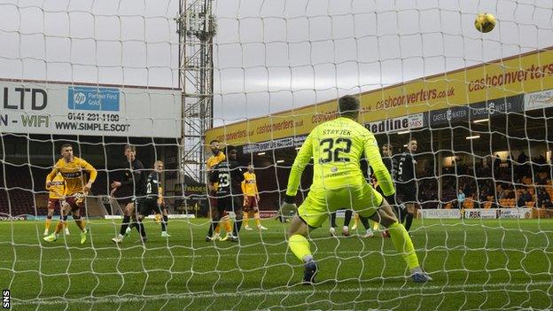 Kevin van Veen's stunning free kick gave Motherwell the lead