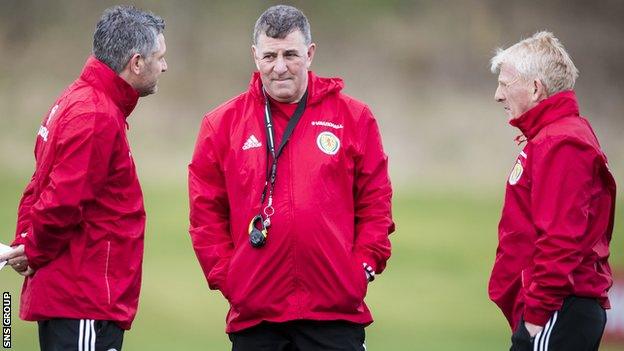 Mark McGhee at training with manager Gordon Strachan (right) and coach Tony Docherty (left)