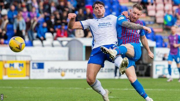 Michael Gardyne scores