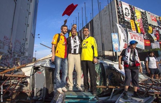 Turkish football fans