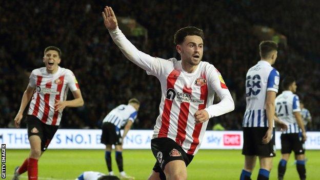 Patrick Roberts celebrates scoring for Sunderland