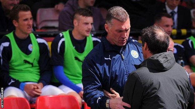 Harry Kane and Jamie Vardy on the Leicester bench