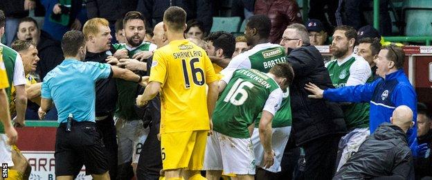 Hibs,and Morton players jostle at Easter Road