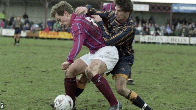 Aberdeen vs Stenhousemuir match action