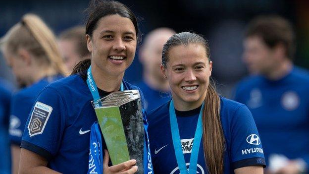 Sam Kerr and Fran Kirby