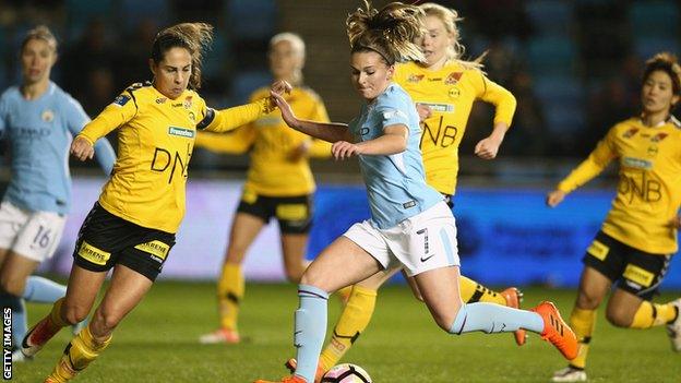 Melissa Lawley of Manchester City Women takes on Ingrid Moe Wold of LSK Kvinner