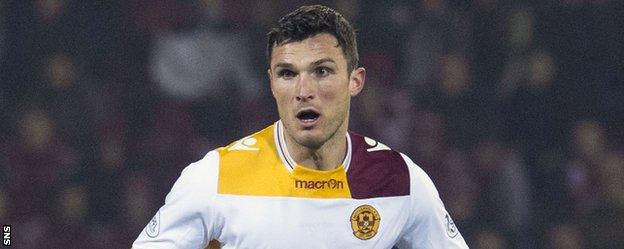 John Sutton in action for Motherwell