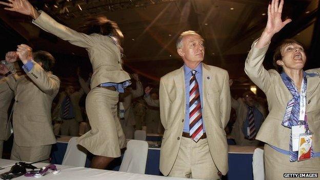 Tessa Jowell and Ken Livingstone as London awarded Olympics