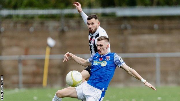 Flint Town United v Penybont