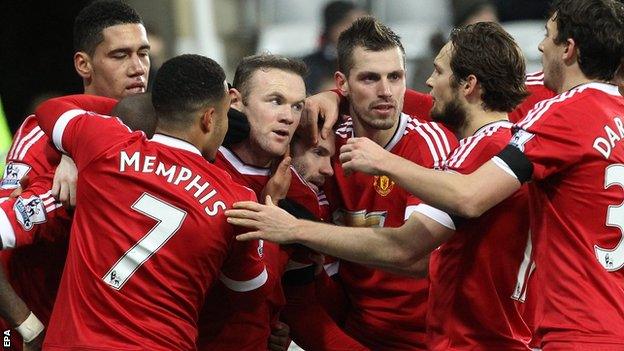 Manchester United narrowly overcame Sheffield United in the third round