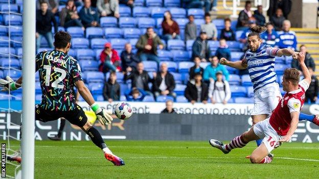 Andy Carroll scores for Reading