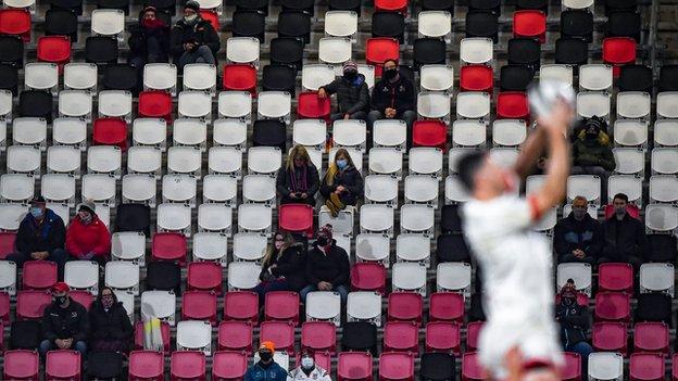 Spectators between Ulster and Benetton