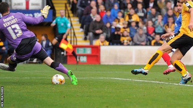 Matt Tubbs gives Portsmouth the lead at Cambridge