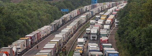 Lorries on M20