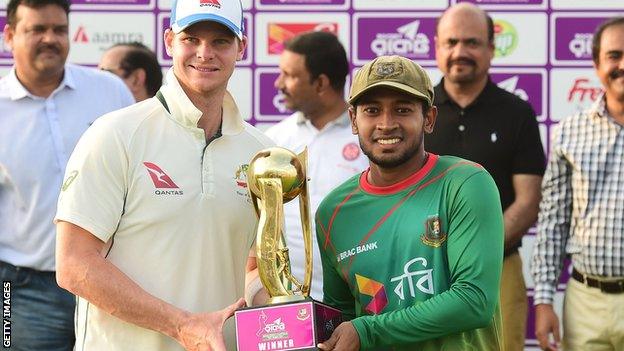 Captains Steve Smith and Mushfiqur Rahim with the Test series trophy