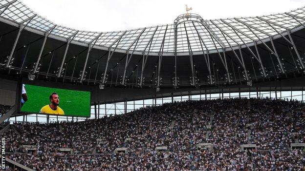 A picture of Harry Kane was shown on the screen before the game