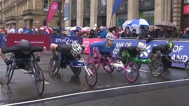 Start of the wheelchair race