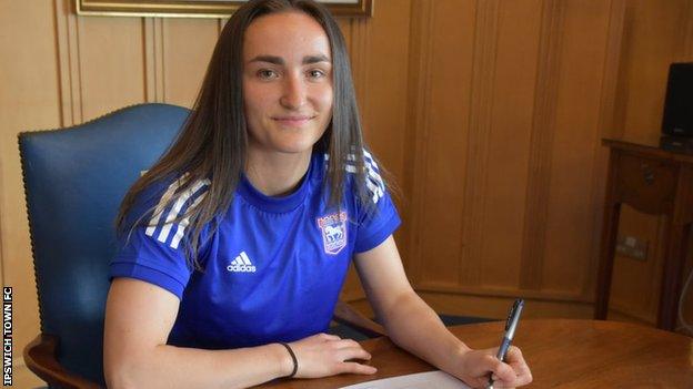 Sophie Peskett signs her contract