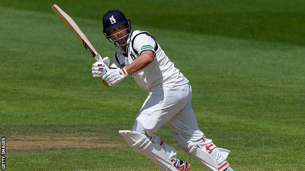 Warwickshire's former England Test batsman Jonathan Trott