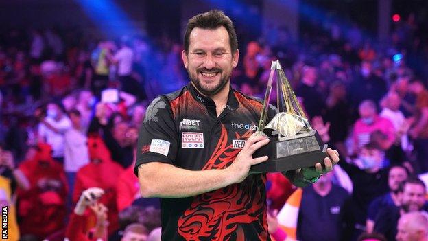 Jonny Clayton was able to celebrate in front of almost 1,000 fans in Milton Keynes