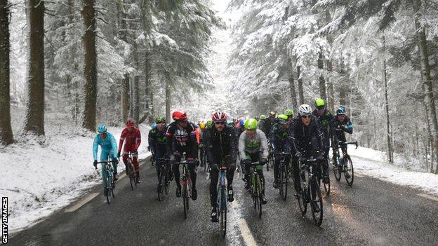 Riders in the Paris-Nice