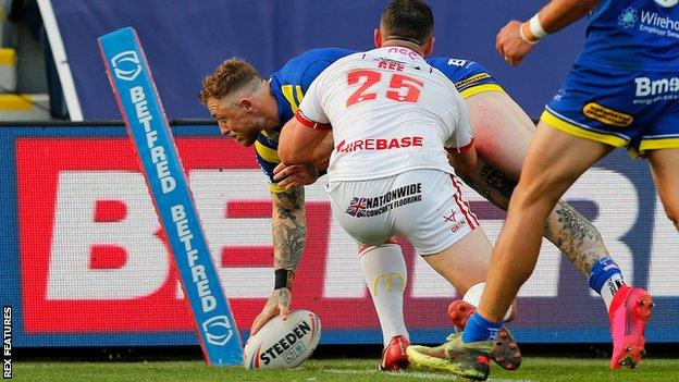 Josh Charnley scores for Warrington