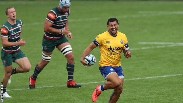 Bath's Josh Matavesi runs through the Leicester defence