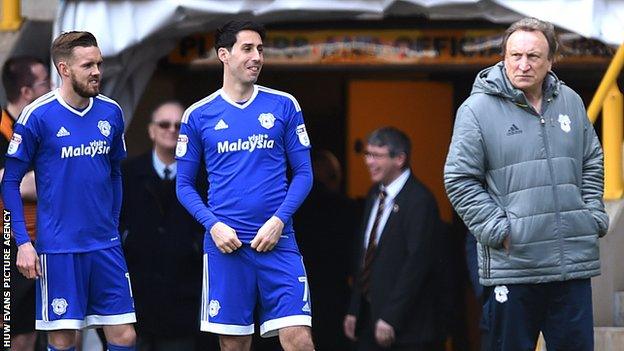 Neil Warnock (right) with Craig Noone and Peter Whittingham