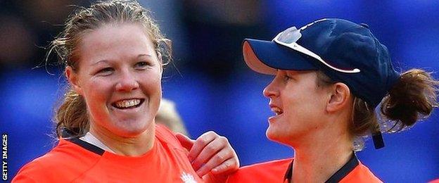 Anya Shrubsole and Lydia Greenway