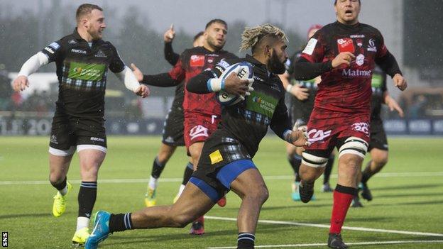 Niko Matawalu scores a try for Glasgow