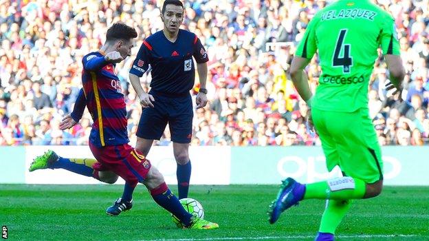 Lionel Messi scores against Getafe