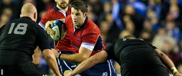 Johnnie Beattie carries for Scotland against New Zealand in 2014