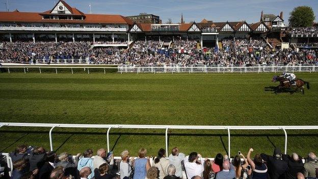 No Heretic and Nakeeta fought out a photo finish at Chester