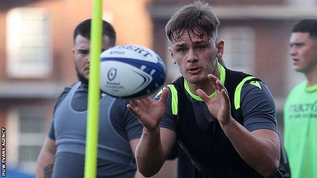 Alex Mann in Cardiff training