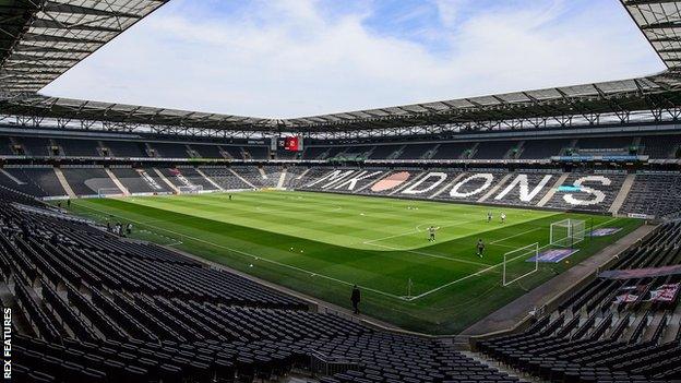 Stadium: MK