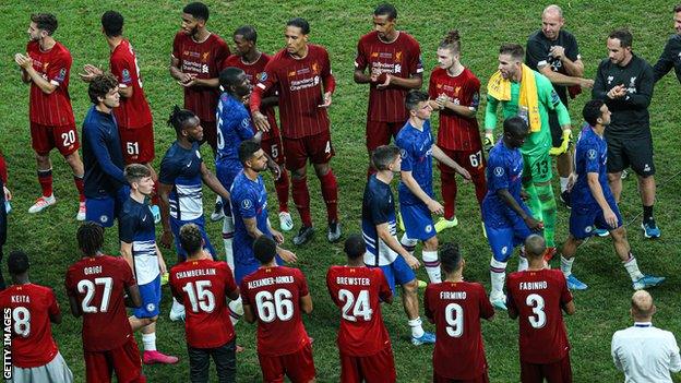 Liverpool applaud Chelsea