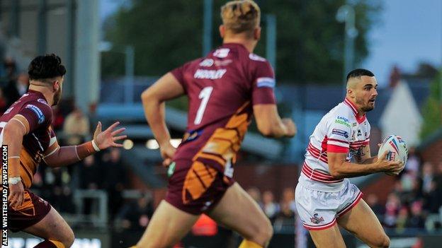 Caleb Aekins scored Leigh's fourth try within seconds of the second-half restart