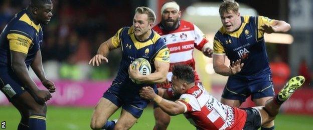 Worcester left wing Perry Humphreys ran in two second-half tries but still ended up on the losing side