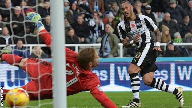 Yoan Gouffran scores against Cardiff