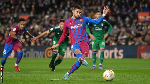 Ferran Torres scores from the penalty spot