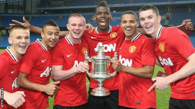 Zeki Fryers playing for Manchester United